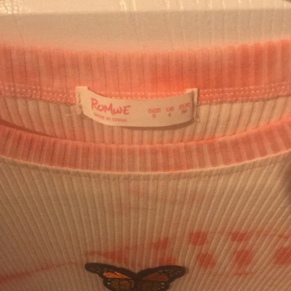 Cute butterfly crop top - Picture 3 of 3